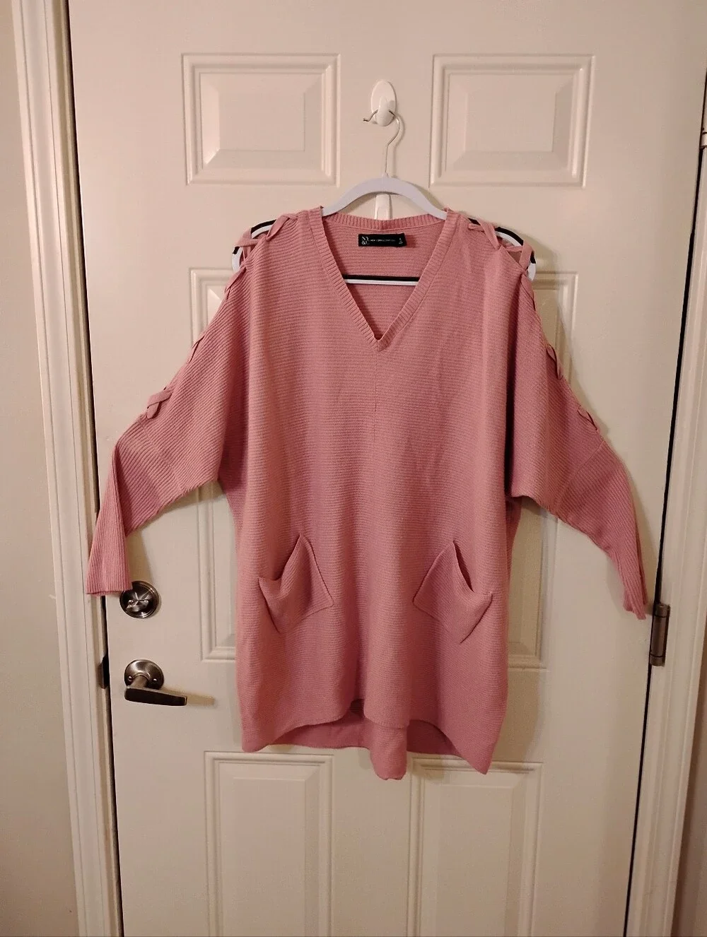 New York & Company Blush Pink V-Neck Cold-Shoulder Tunic Sweater